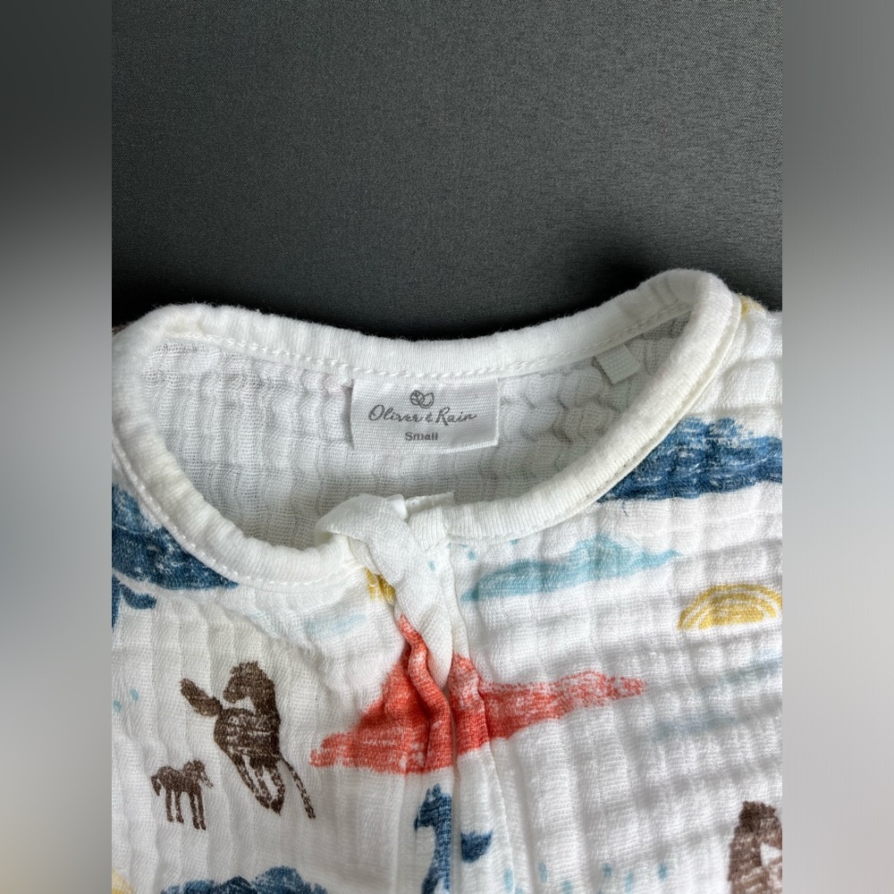 Oliver and Rain Horse print Sleeper size S - Picture 2 of 10